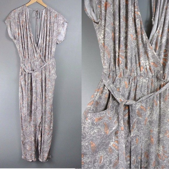 Free People Jumpsuit S Floral Gray V Neckline - Picture 1 of 5
